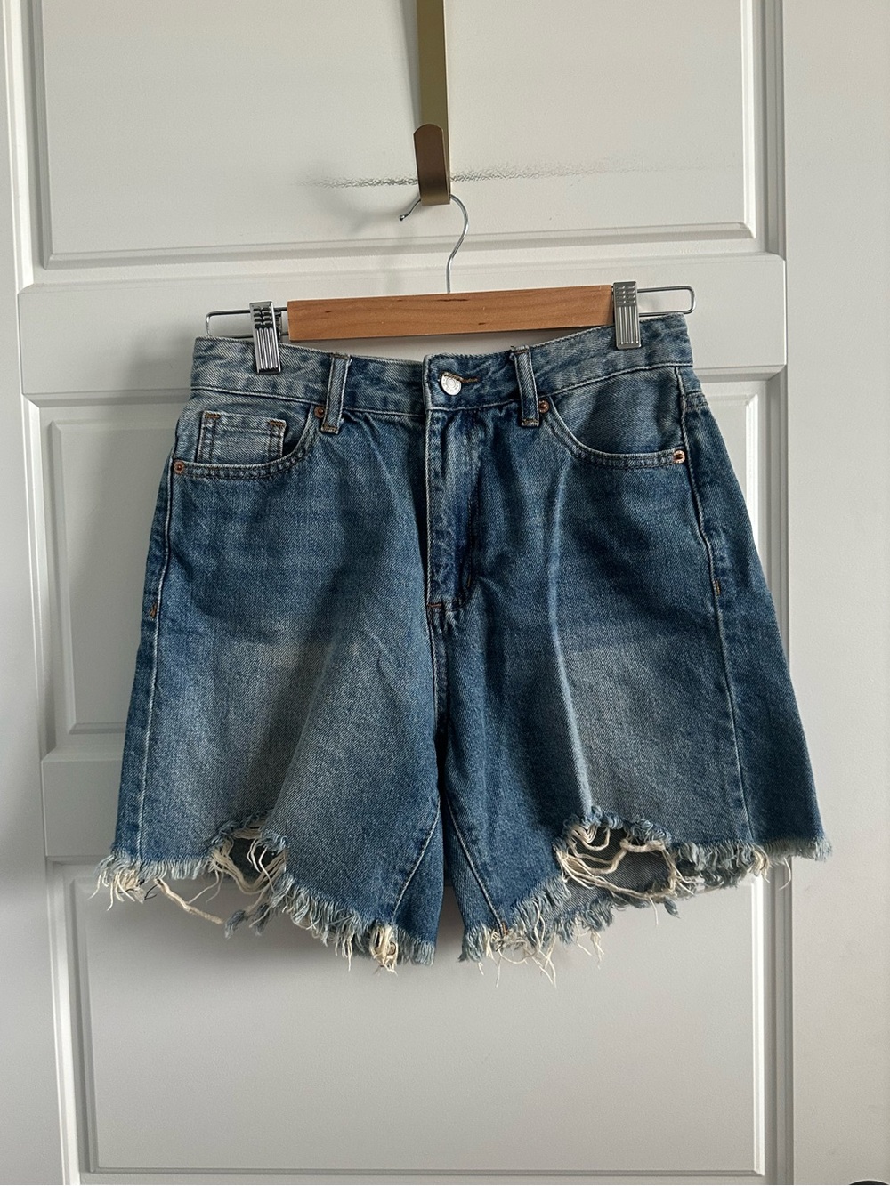 SONG High Waisted Cut-Off denim shorts